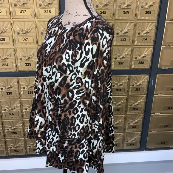 📂NEW Top Animal Print Crew neck L/S with 2 tiers - Picture 8 of 9